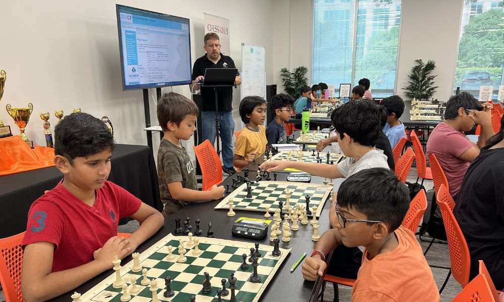 Business Strategy Handbook – 8 Business Leadership Lessons from Chess